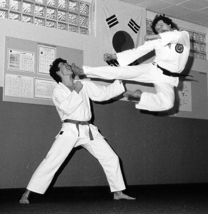 albert-tkd85-01twio yop-chagi